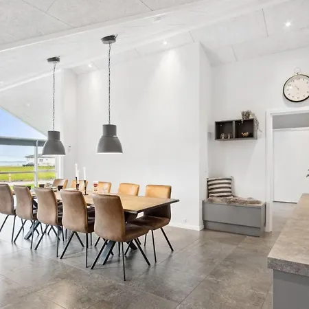 Clare - 100m From The Sea By Interhome