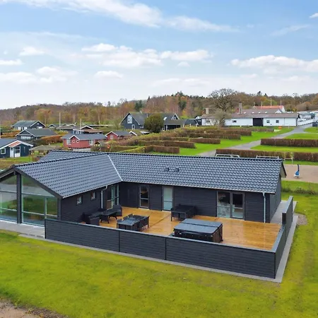 Clare - 100m From The Sea By Interhome Casa vacanze Sjolund