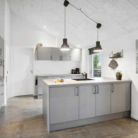Clare - 100m From The Sea By Interhome